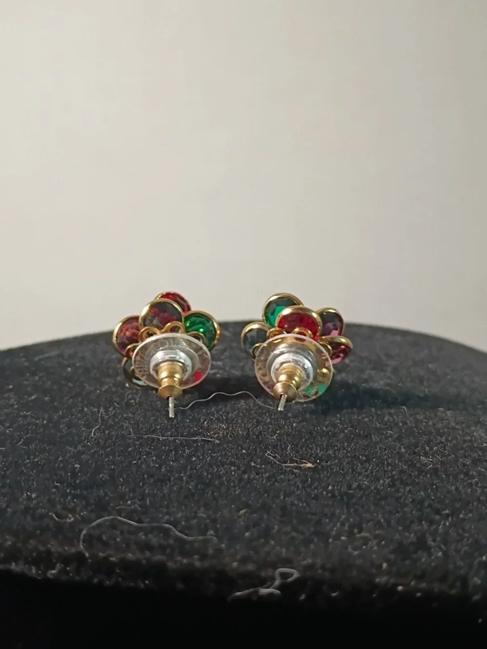 Vintage Vonelle Swarovski Crystal Gold Tone Clip On Earrings Green Blue Red